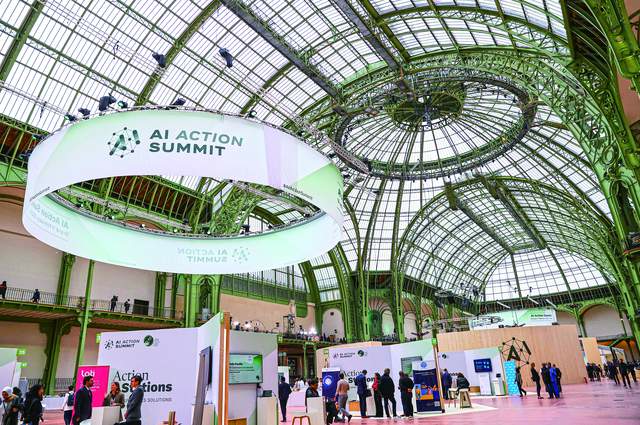 巴黎AI峰会:61国签署共同《声明》,美国痴迷AI霸权,拒绝签署!