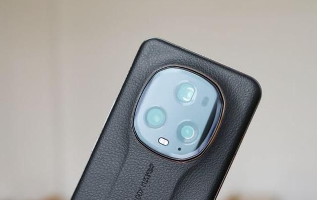 荣耀顶不住了,16GB+512GB突降3061元,素皮机身+IP68防水