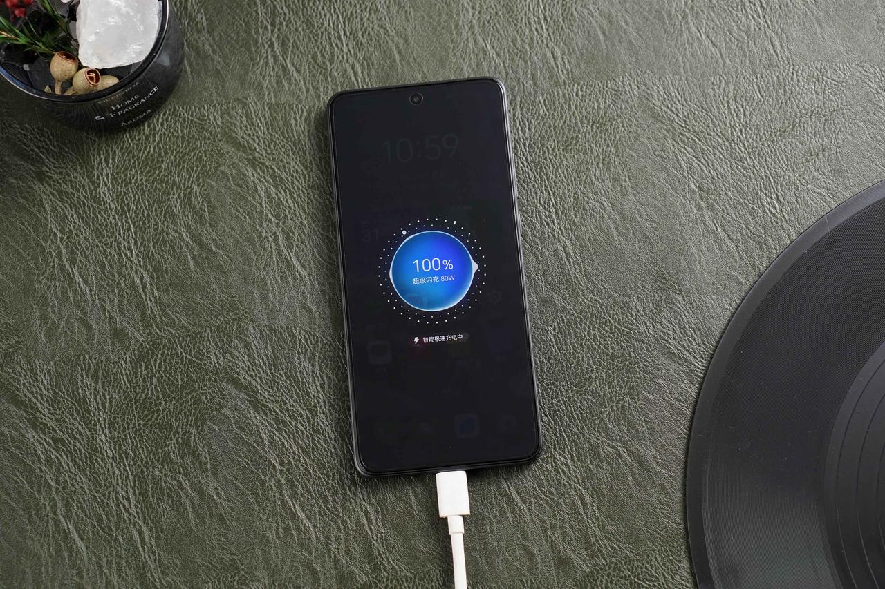 超強續航，充一次電玩一天游戲不是夢！