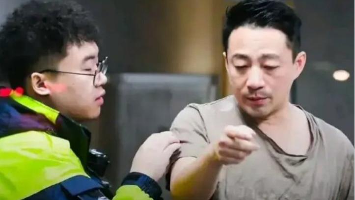 汪小菲撤诉！大S让小玥儿哭求别让妈妈坐牢，还扣了孩子的回乡证