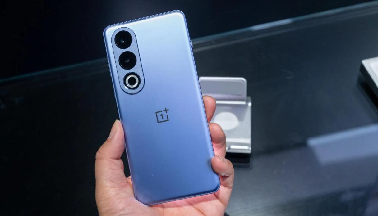 一加“用力过猛”，12GB+256GB降到1534元，护眼直屏+光学防抖