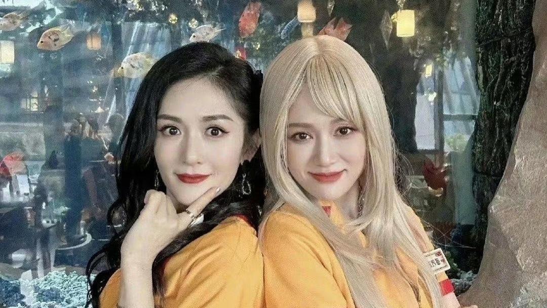 陈乔恩婚礼举办时间曝光，谢娜受邀出席，现身新加坡机场被偶遇