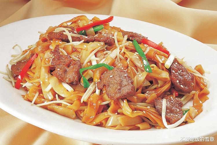 《学会干炒牛河的制作,轻松成为家常菜高手》