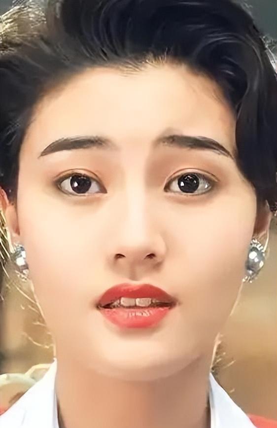 李嘉欣:华贵的气质与盛世的美颜!