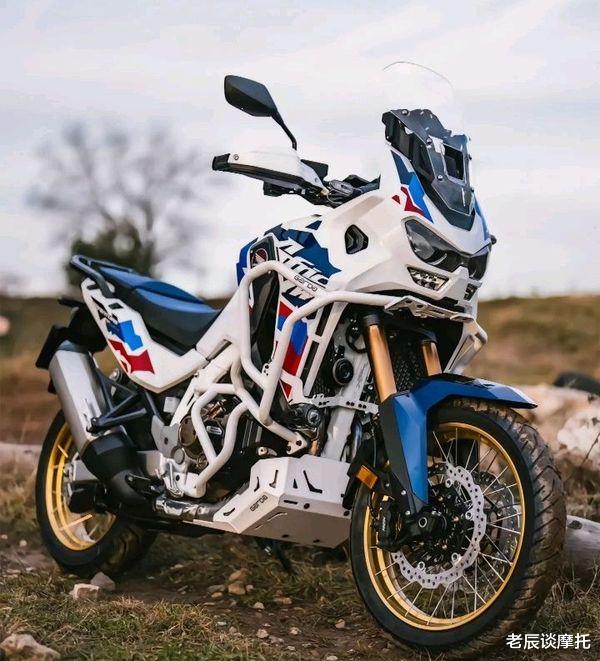 24款本田非双大升级，售价18万起，能否击败宝马R1250GS？