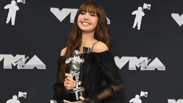 Lisa亚洲见面会被抵制！获主流奖遭外网质疑，靠三公子资源飞升