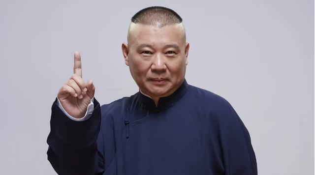 相声界再起风波!现场惊现“于家乐”,烧饼曹鹤阳升官,骂声一片