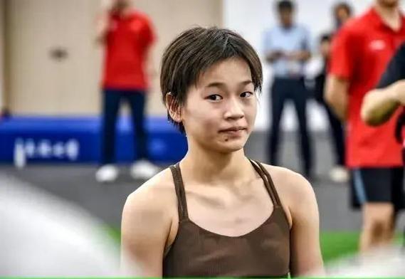 陈若琳喊话全红婵：国庆借你奖励的新车开几天？全红婵回复超搞笑