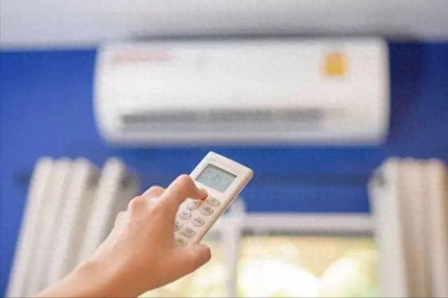 三伏天热，医生提醒：老人宁可开空调睡觉，也不要做这几事伤睡眠