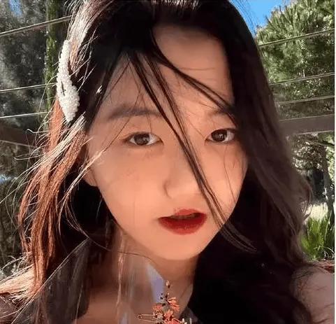 李嫣兔唇并未修复？专家一句话撕下王菲遮羞布，原来我们都被骗了