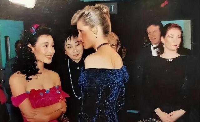 春晚至今后悔邀请她，捧了个“麻烦精”，导演：当时我都不想活了