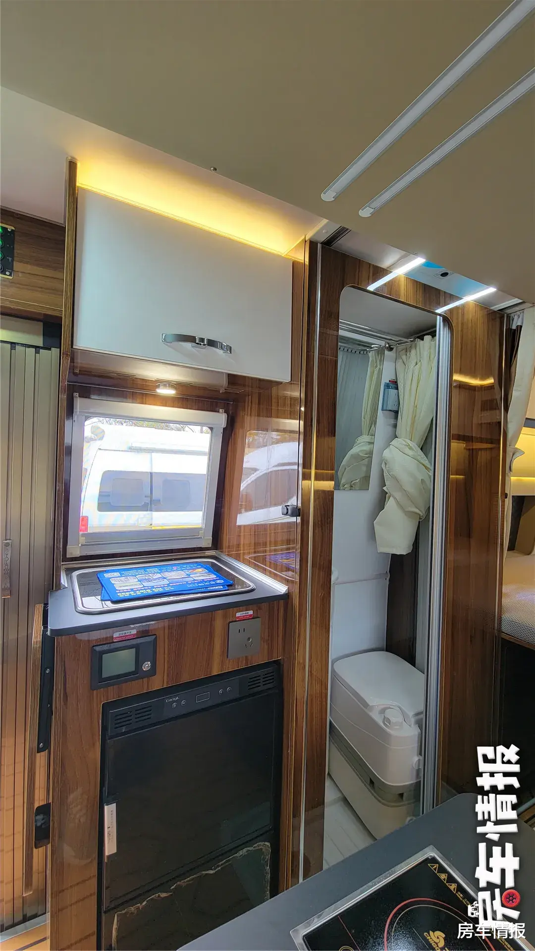 21.8万起！带6座3张床的房车来了，能洗澡做饭性价比真的挺不错