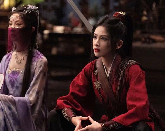 《大奉打更人》:神秘的二号露脸,33岁的她性感迷人是赵丽颖闺蜜