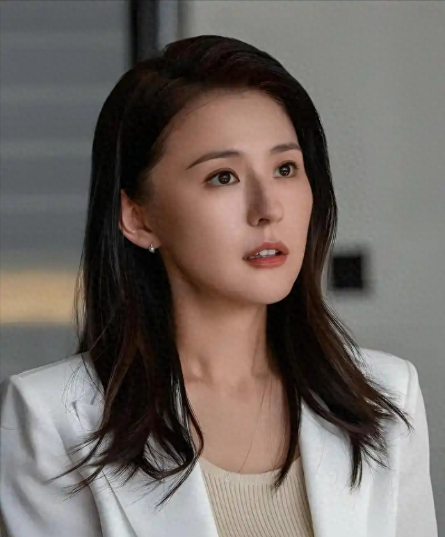 《无所畏惧2》央8开播！冲着热依扎王阳去的，却被35岁女二号惊艳