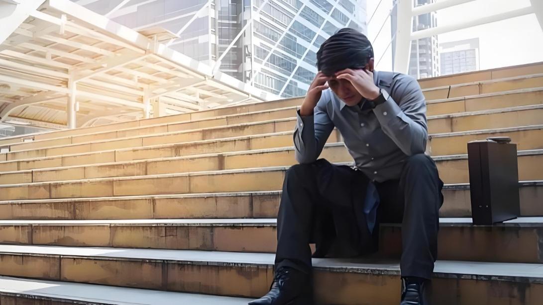 面对失业，千万不要盲目求职，“待机”休整很重要！