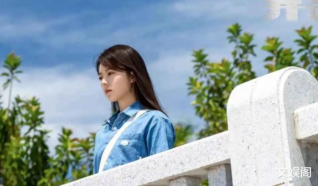 父母是演艺圈知名人士,自己有演戏天赋,感情状态成谜