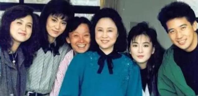 琼瑶御用导演刘立立，被曝为爱摘子宫，和原配共侍一夫45年不后悔