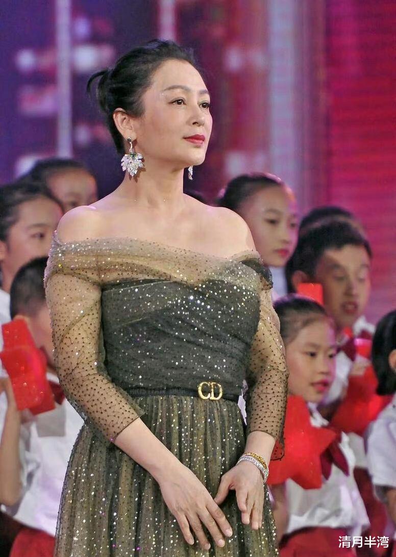 最是人间留不住,如今的“土肥圆”老阿姨,年轻时也曾艳压一大片