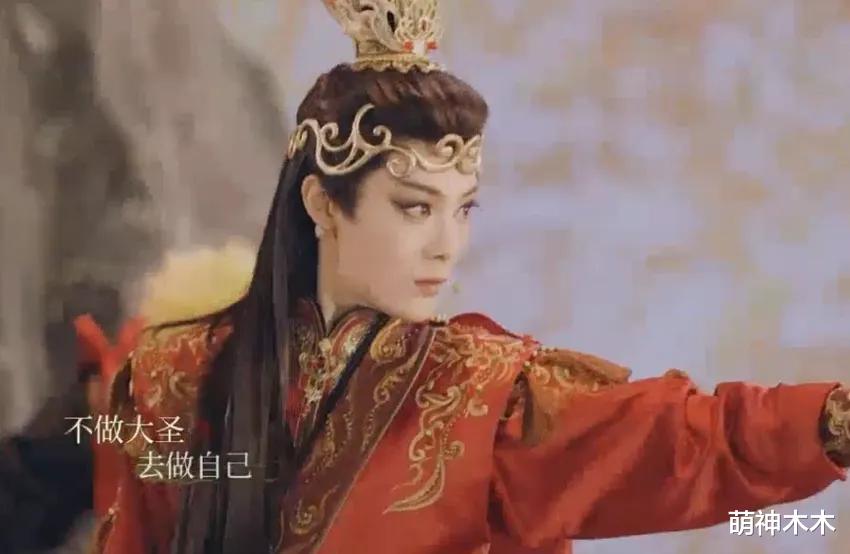 元宵晚会好热闹！何炅状态回归，哪吒上台不洗手，湖南台假唱穿帮