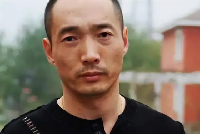 机修工平民影帝李易祥,和女星曾黎分手,转身娶韩国美女为妻