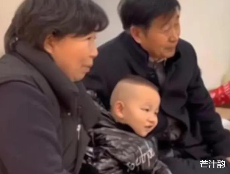 真优秀!熊磊晒儿子言宝跳舞动作到位,前婆婆许敏却再遭指责