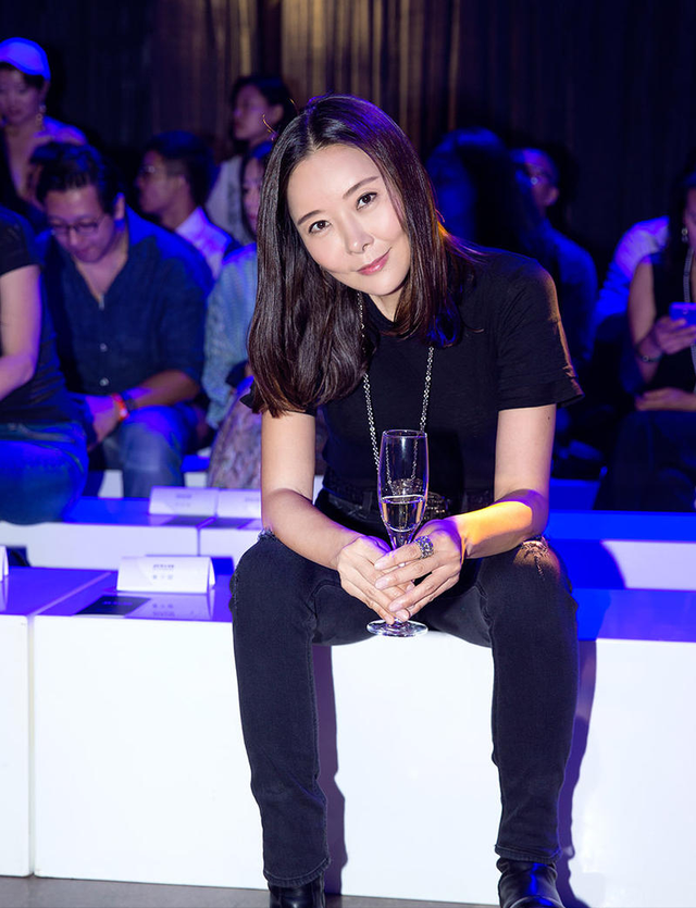 “人间尤物”柯蓝:18岁开启情场、男友不断,如今50多岁还没玩够