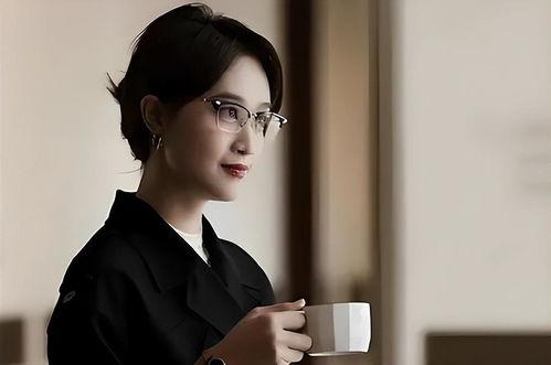 多次主演却捧不红,41岁却被《雪迷宫》黄景瑜带火,现实中很漂亮