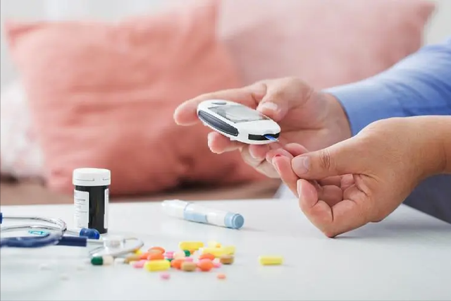 医生多次强调：上了年纪的老年人，宁愿不动，也别这2个时间运动