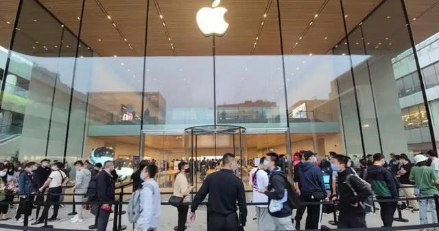 中美韩手机三季度营收断崖对比：苹果6761亿，三星4072亿，华为呢