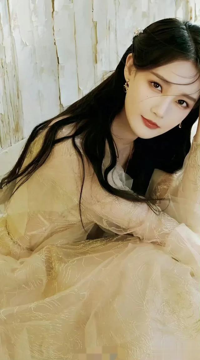 李一桐太像白鹿的替身了