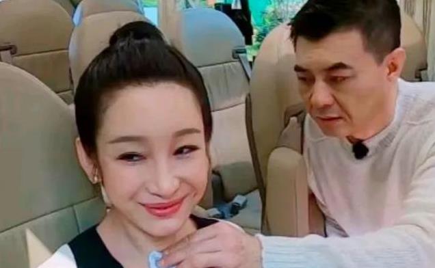 演员秦海璐：每月给丧子丧夫的婆婆生活费，以后我就是您亲女儿