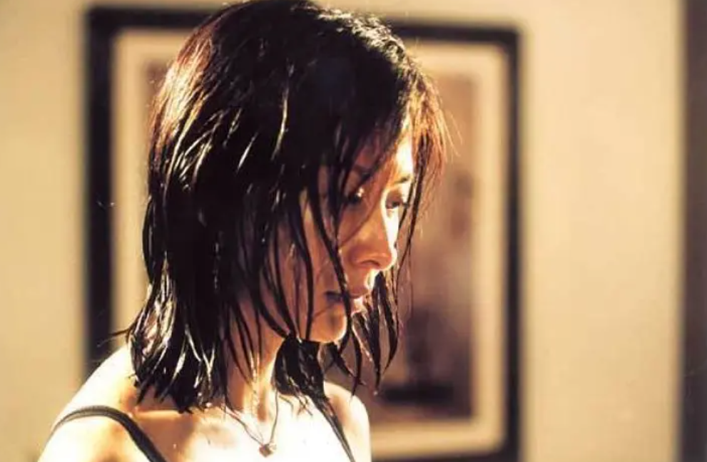 韩国剧情片:为了拯救家庭而出轨的妻子