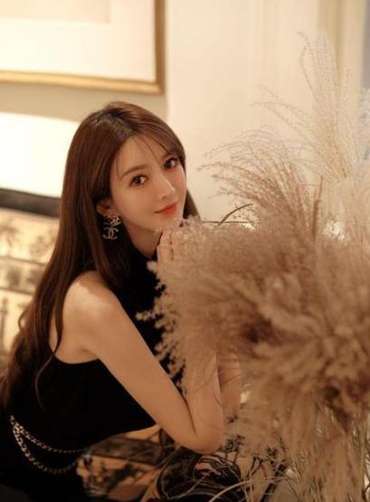 叶柯大方承认整容，全身40%是科技，黄晓明彻底成娱乐圈的笑话！