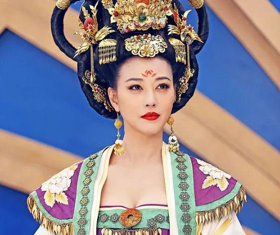 去世不到一年,豪宅破败被挂售,人走茶凉就是对周海媚最好的诠释