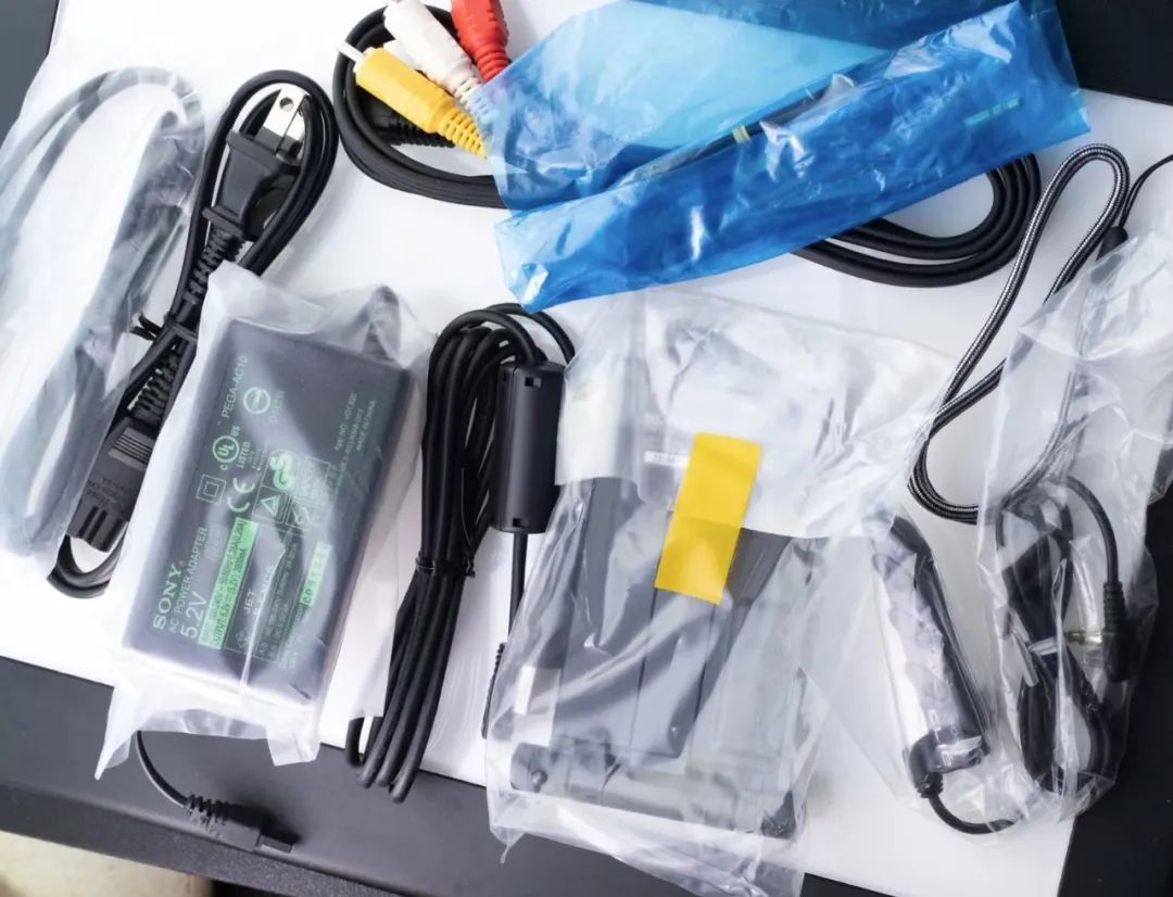 二十年前的PDA手机，搭载Palm系统，如今开价4685元