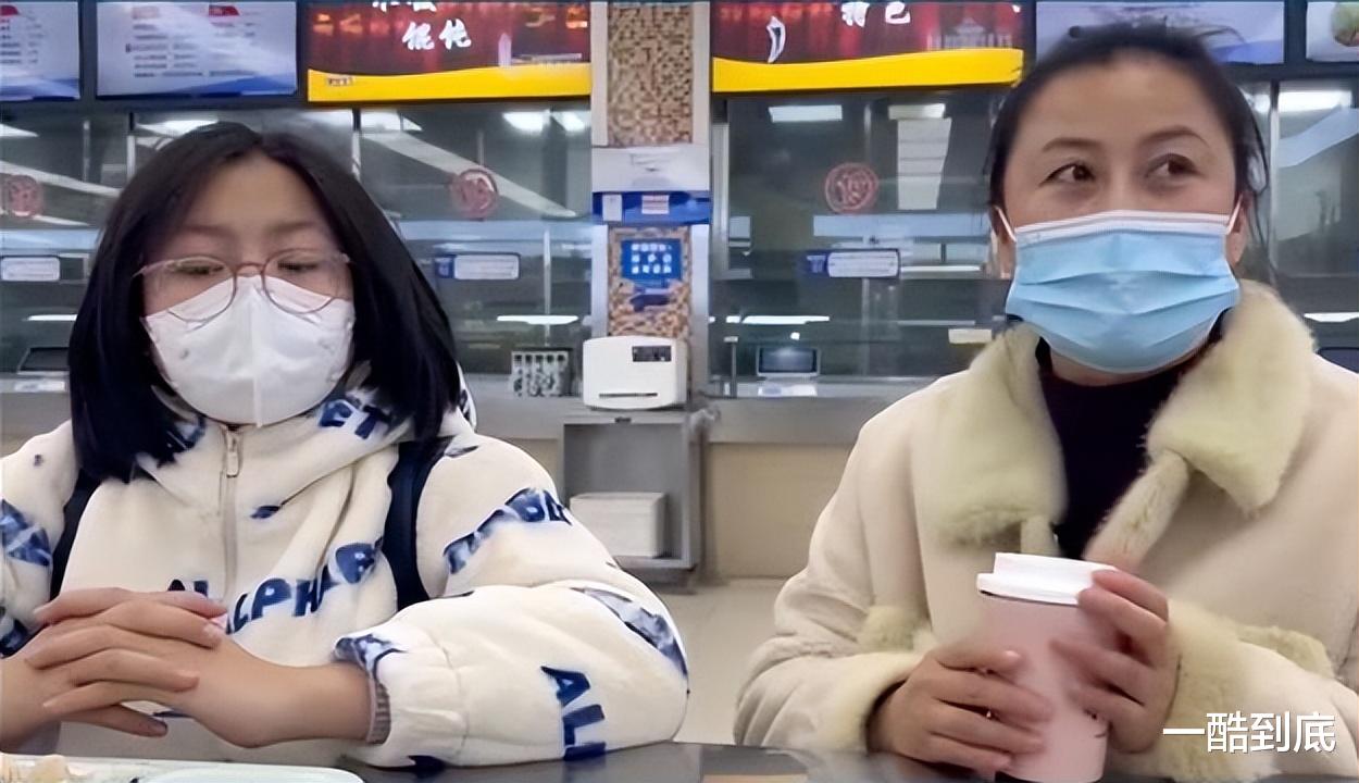 复旦食堂会对外开放,不过要加收50%搭伙费,网友沸腾了