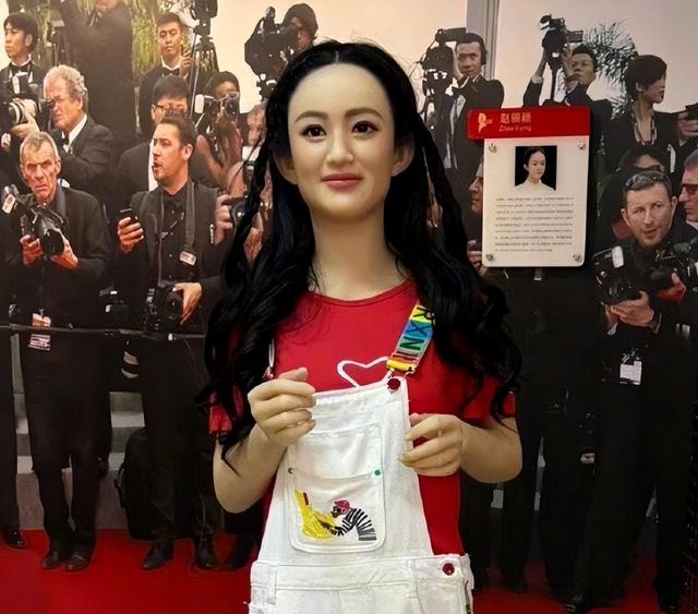 明星蜡像被玩坏:鹿晗嘴被亲掉皮,孙俪被占便宜,杨幂认不出来