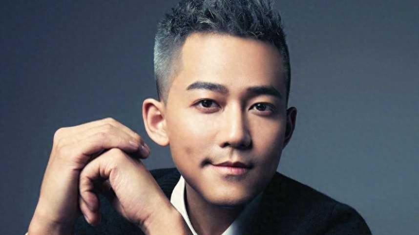 苏醒暴揍李炜12年后，现在再看两人的处境，究竟谁才是赢家？