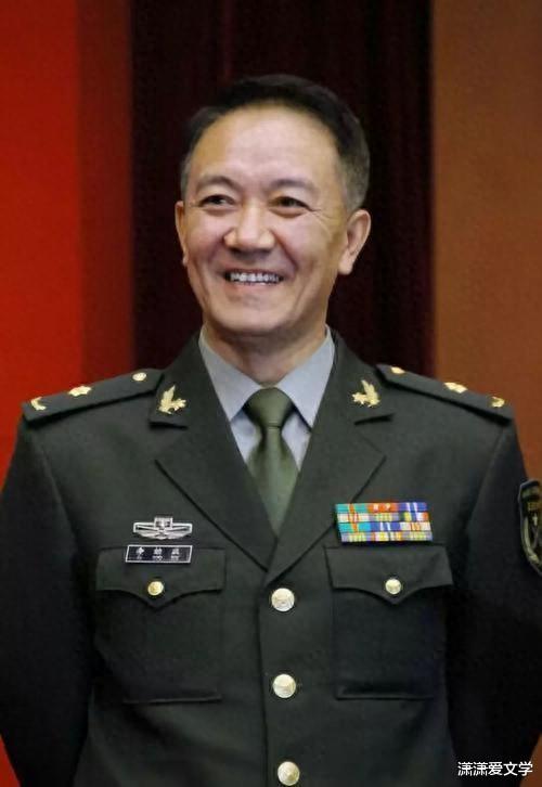 中国演艺圈,军衔大得吓人的5位明星,深藏不露,你究竟认识几位