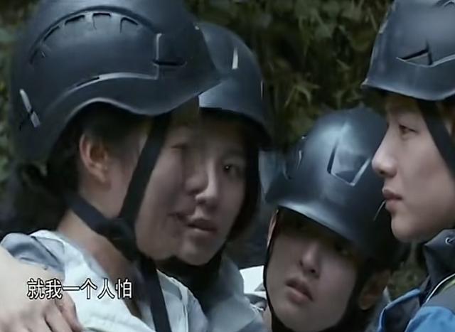 这一次,被勒出赘肉的韩雪,把她的“中年尴尬”展现得淋漓尽致