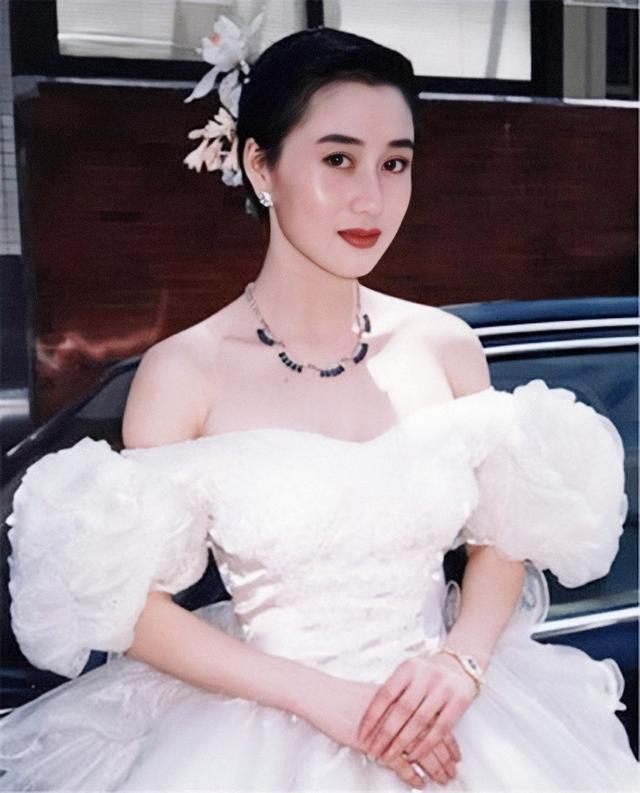 69岁的周润发终于败光了大众好感,原来吴孟达当年说得没错