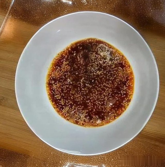 天热了就想吃碗酸辣凉拌面，清爽开胃又管饱