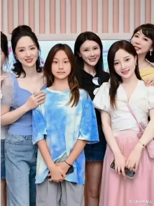 看了12岁甜馨的生日照，才知道“真名媛”不一定要靠奢侈品堆砌