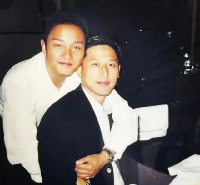 唐鹤德张国荣的瓜?心机大花暴打助理?刘浩存改年龄内幕?金晨..