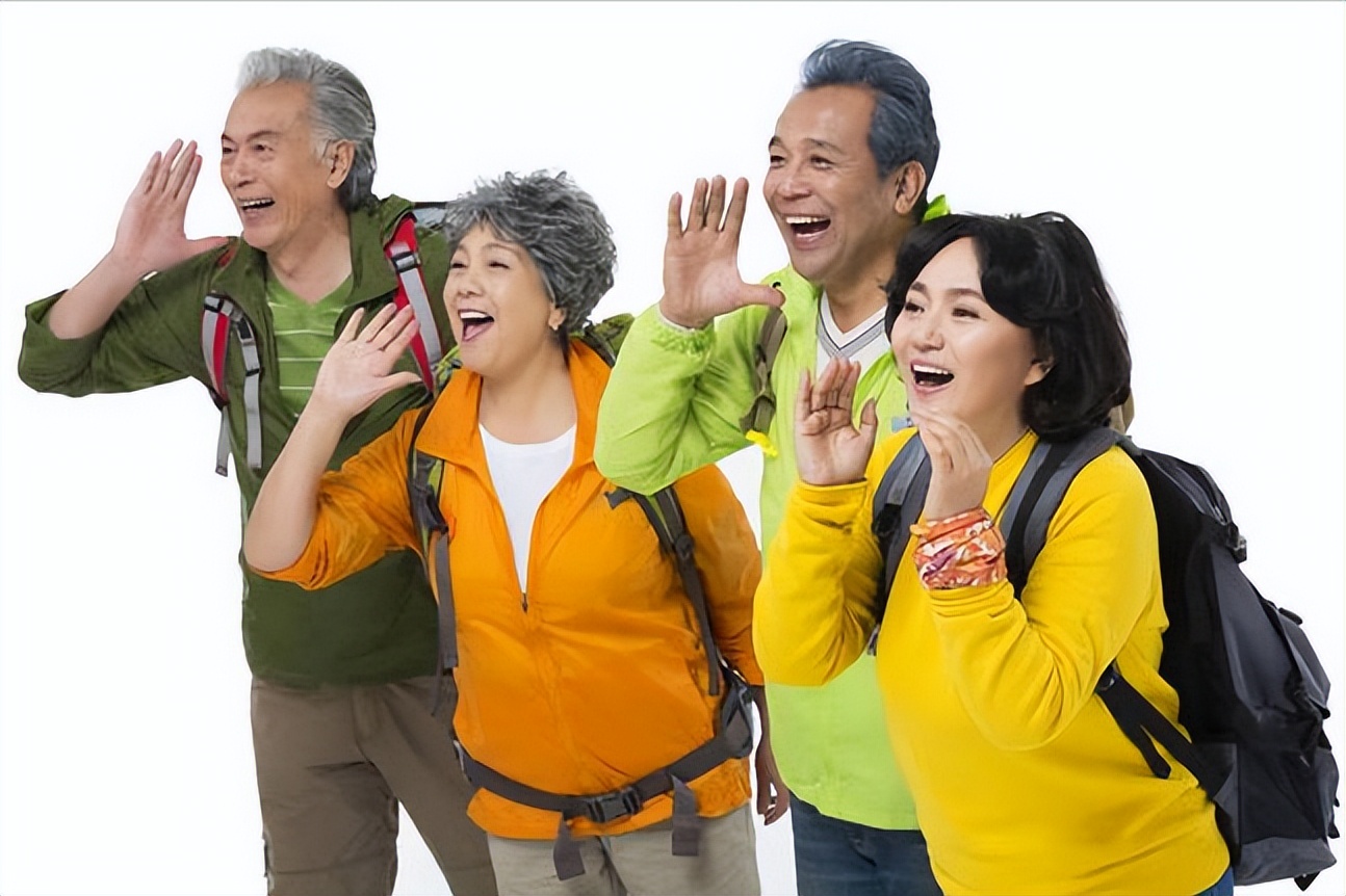 52岁的大妈,退休后找了份包饺子的活,退休金加工资让我乐开了花