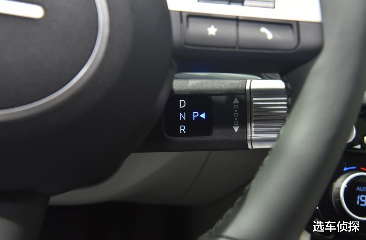 2025款现代途胜L,标配8AT变速箱,纯油混动可选,HTRAC四驱