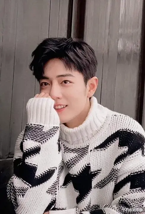 肖战连续两年不能跨年,多人议论肖战被抛弃,工作室评论区粉丝吵翻天