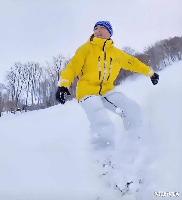 王思聪日本街头遇新欢,金发美女相伴,懒懒恋情告急?