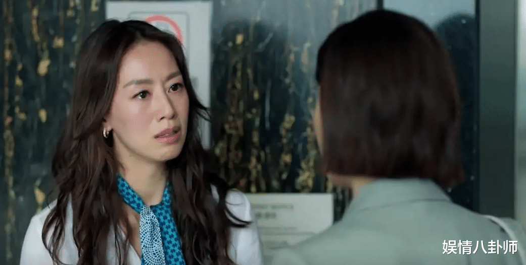 41岁女艺人梁靖琪首曝退圈真相!长相不讨喜连累父母被骂,否认奉子成婚