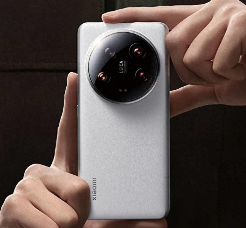 曝小米月底将发布多款新品，小米14沦为百元机米粉抢疯天！